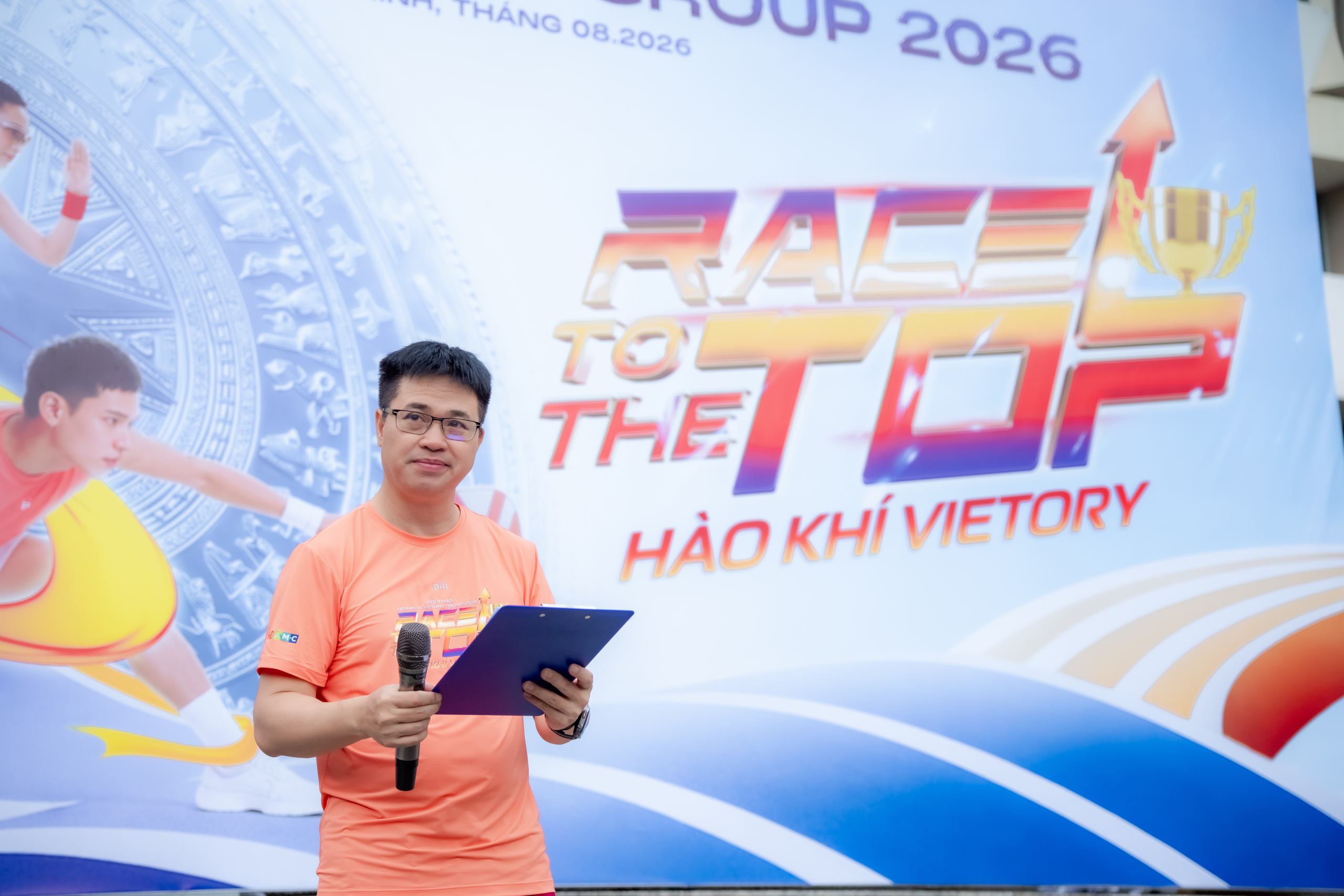 Ông Phạm Tiến Thành tại hội thao Race to the top